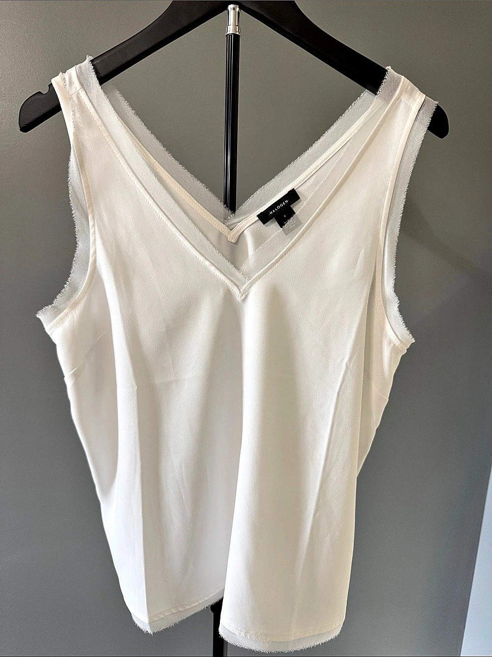 Halogen Raw Edge Tank V-Neck White Small